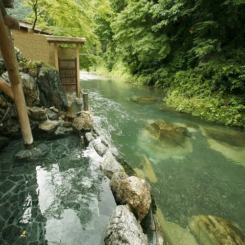 湯西川温泉 本家伴久 〜時空を渡るかずら橋〜