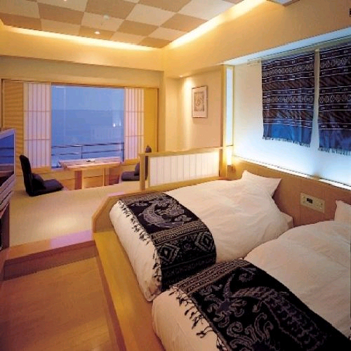 鴨川館