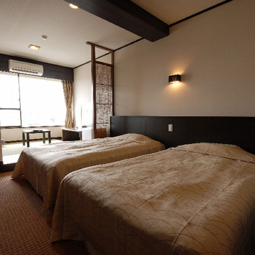 三日月イン