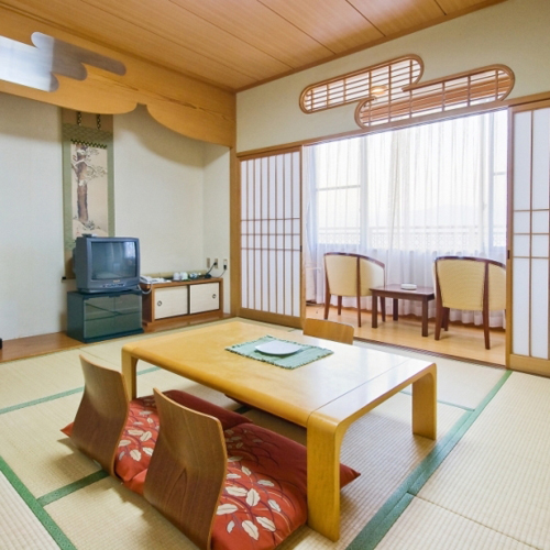 油屋 美馬館