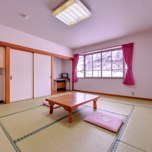 ハチ高原 ホテル 谷常