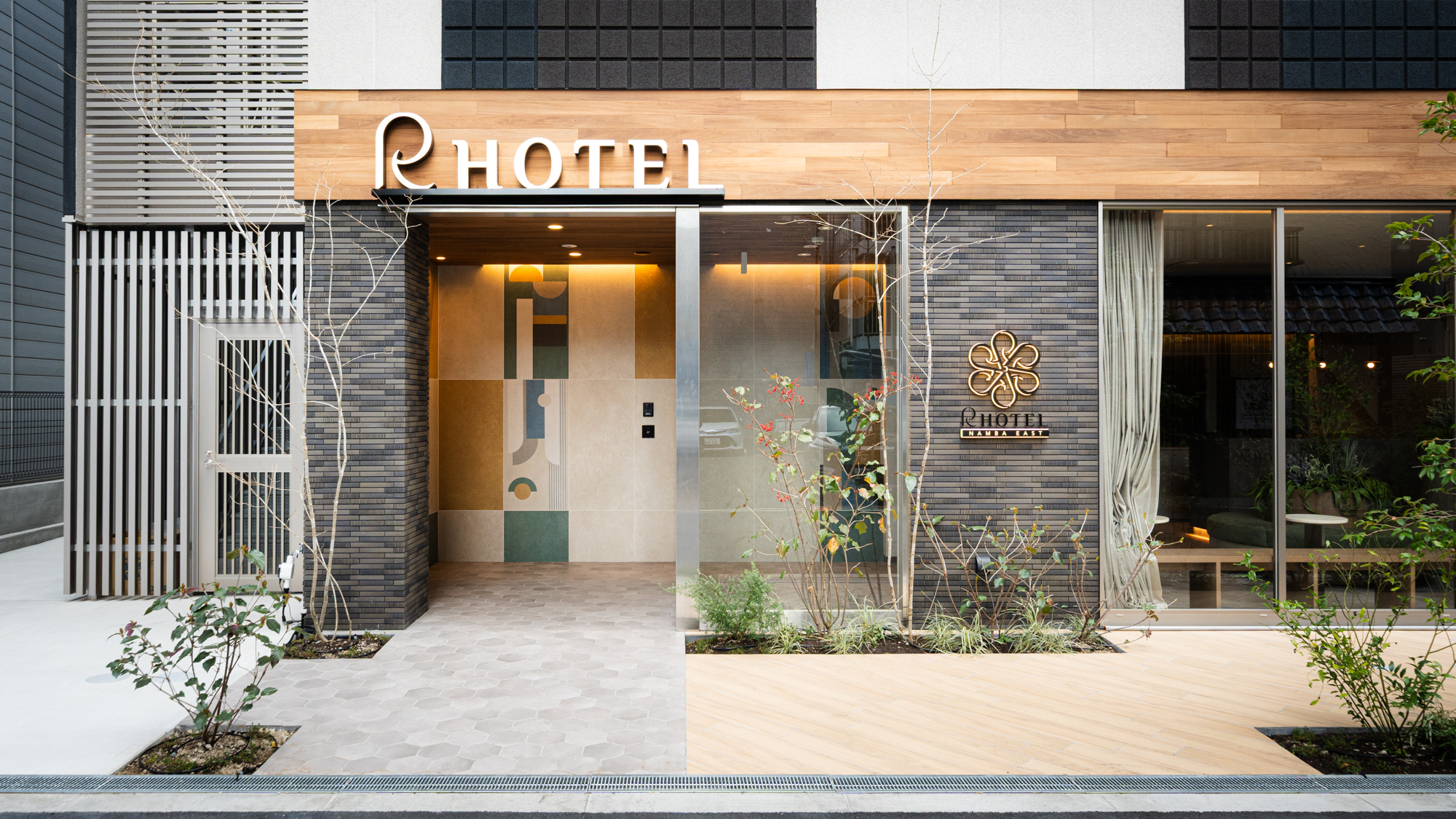 R Hotel Namba East