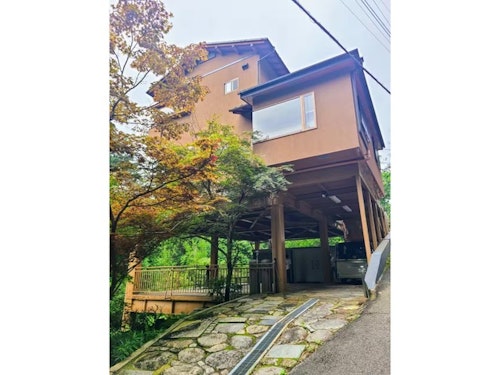 MAPLE HOUSE ^