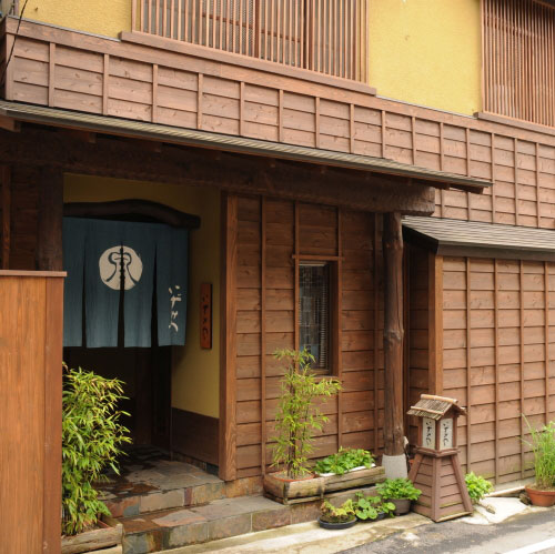 四万温泉 渓声の宿 いずみや